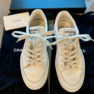 CHANEL Calfskin Womens CC Logo Sneakers 38 White